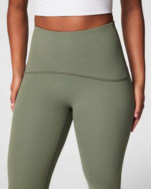 SPANXshape Booty Boost 7/8 Leggings